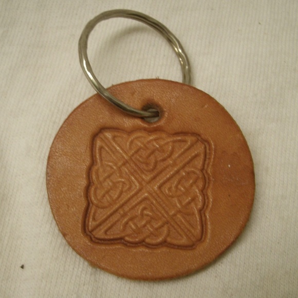 Handmade Leather Celtic Knotwork Keychain - Picture 2 of 8